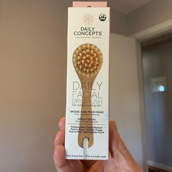 🌟NWT Daily Concepts Facial Dry Brush - Picture 3 of 3